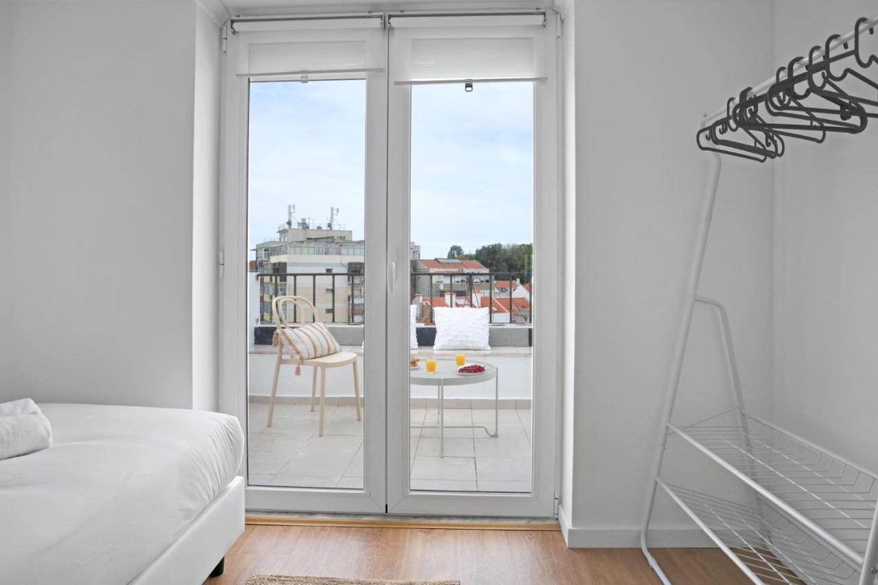 Sunny 2 Bedroom Apartment In Almada - Balconies With River View Exterior foto